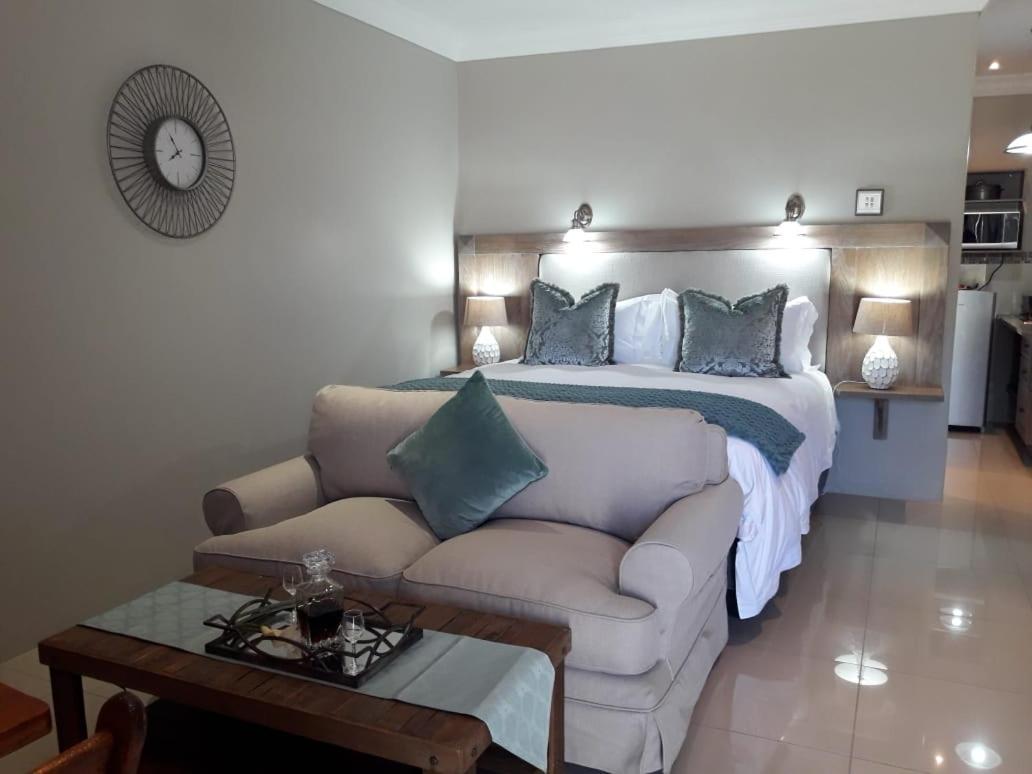 Willow Manor Кларенс Екстериор снимка