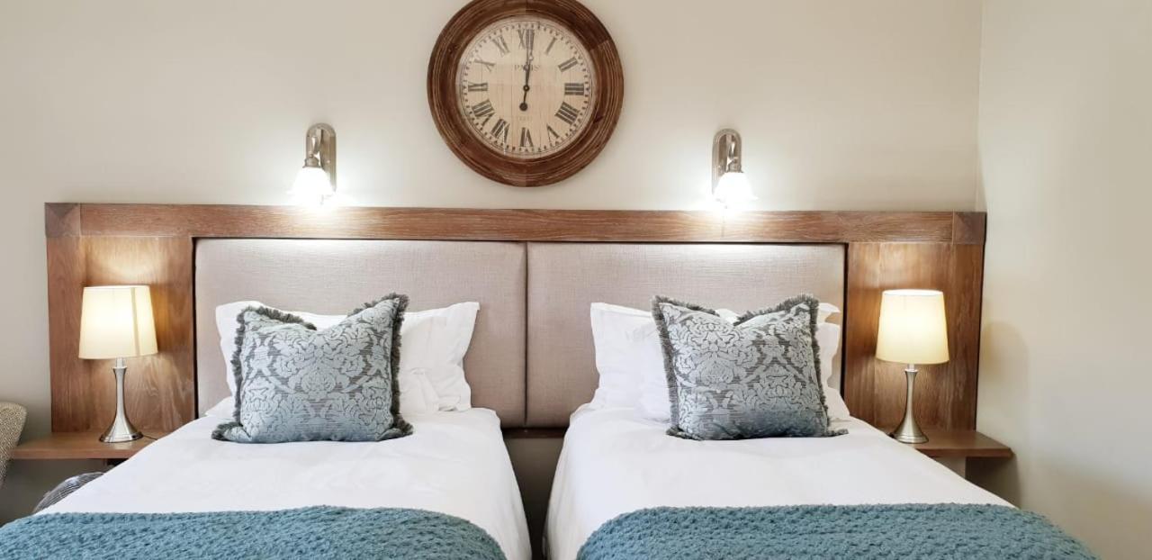 Willow Manor Кларенс Екстериор снимка